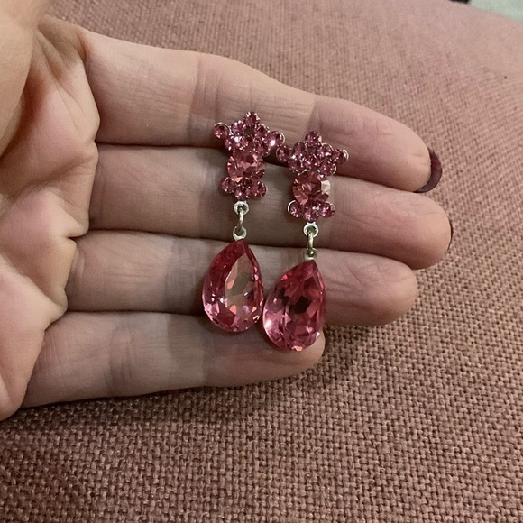 Pink crystal stone earrings, pierced. - Picture 5 of 8